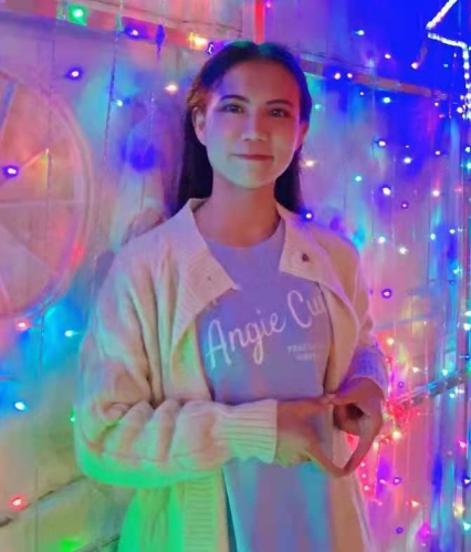 罗莉琼